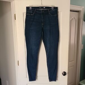 Old Navy H8gh Rise Rockstar Skinny Jean